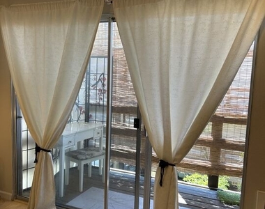 320 S Ardmore Ave - Photo Thumbnail 27