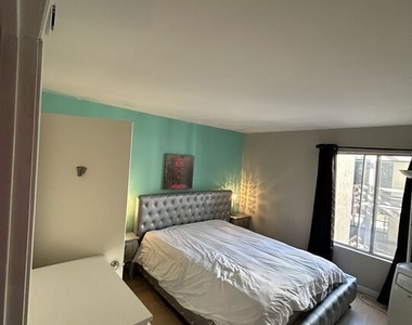 320 S Ardmore Ave - Photo Thumbnail 20