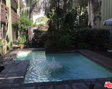 320 S Ardmore Ave - Photo Thumbnail 26