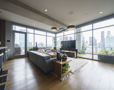 1100 S Hope Street - Photo Thumbnail 4