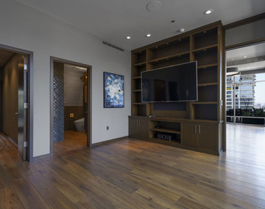 1100 S Hope Street - Photo Thumbnail 21