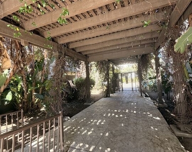 18350 Hatteras Street - Photo Thumbnail 19