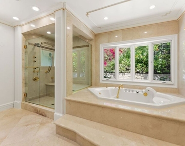 1725 Loma Vista Drive - Photo Thumbnail 16