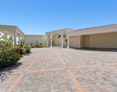 1725 Loma Vista Drive - Photo Thumbnail 1