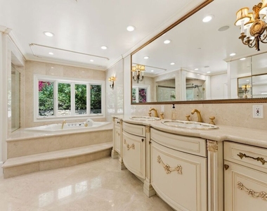 1725 Loma Vista Drive - Photo Thumbnail 15
