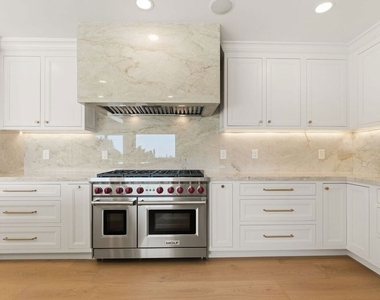1725 Loma Vista Drive - Photo Thumbnail 10