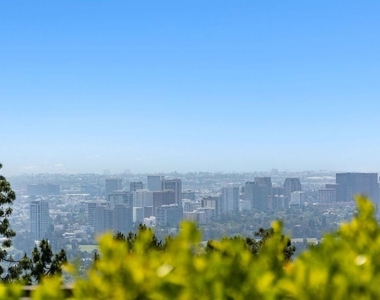1725 Loma Vista Drive - Photo Thumbnail 19