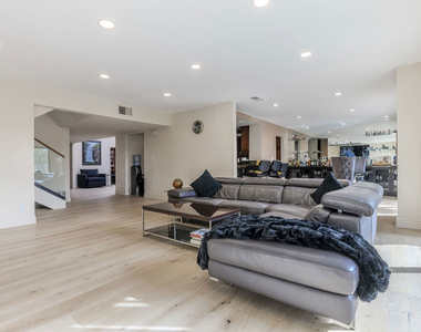 2637 Angelo Drive - Photo Thumbnail 28
