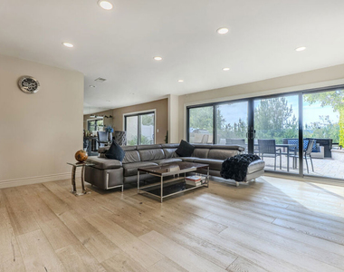 2637 Angelo Drive - Photo Thumbnail 29