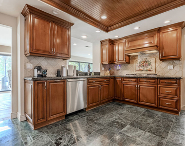 2637 Angelo Drive - Photo Thumbnail 23