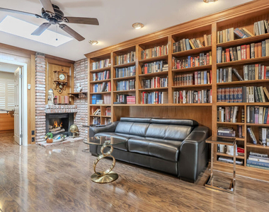 2637 Angelo Drive - Photo Thumbnail 12