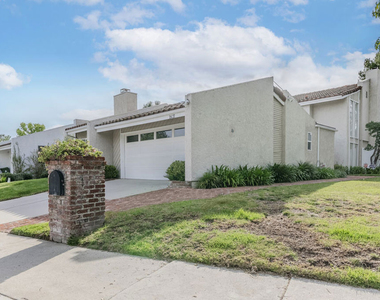 2637 Angelo Drive - Photo Thumbnail 2