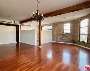 652 Mateo Street - Photo Thumbnail 1
