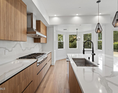 295 Toyon Court - Photo Thumbnail 15