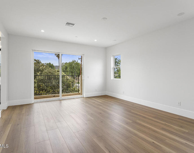 295 Toyon Court - Photo Thumbnail 21