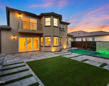 295 Toyon Court - Photo Thumbnail 3