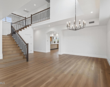 295 Toyon Court - Photo Thumbnail 10
