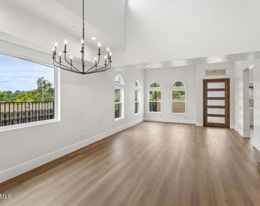 295 Toyon Court - Photo Thumbnail 17