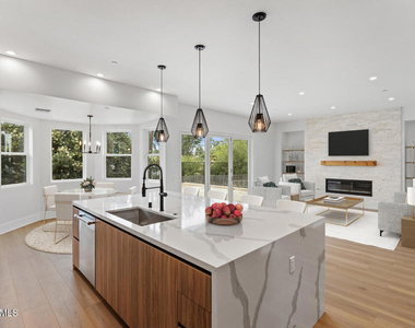 295 Toyon Court - Photo Thumbnail 10