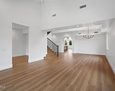 295 Toyon Court - Photo Thumbnail 3