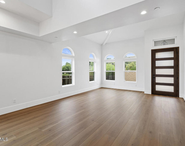 295 Toyon Court - Photo Thumbnail 7
