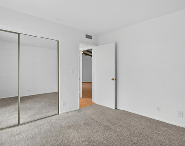 1050 E Ramon Road - Photo Thumbnail 21