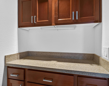 1050 E Ramon Road - Photo Thumbnail 12