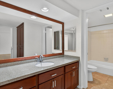 1050 E Ramon Road - Photo Thumbnail 14