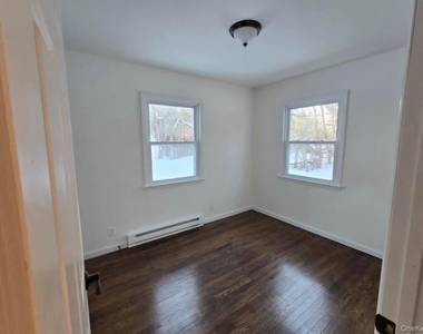 182 Rock Hill Drive - Photo Thumbnail 6