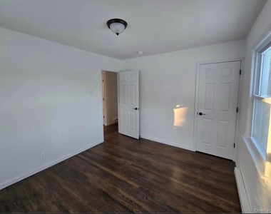 182 Rock Hill Drive - Photo Thumbnail 5