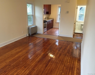 8 Parkway Terrace - Photo Thumbnail 2