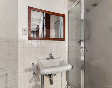 16 Bedford Road - Photo Thumbnail 7