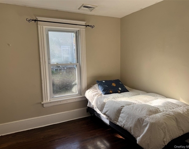 9 Bartlett Street - Photo Thumbnail 7