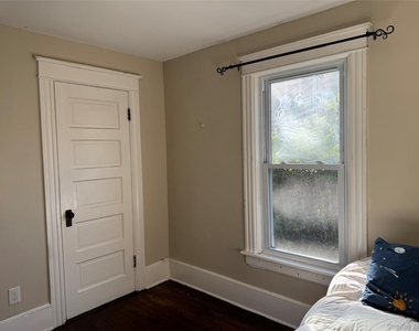9 Bartlett Street - Photo Thumbnail 8