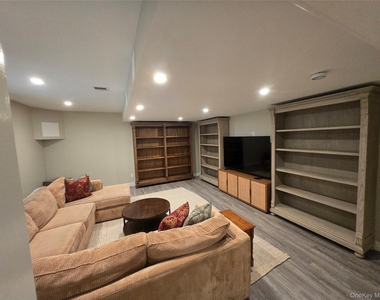 48 Jessup Avenue - Photo Thumbnail 18