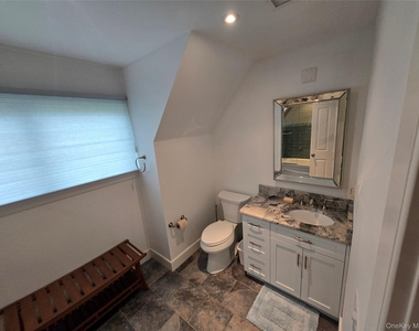 48 Jessup Avenue - Photo Thumbnail 10