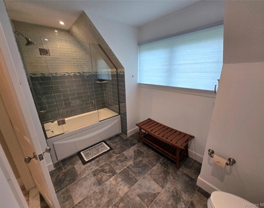 48 Jessup Avenue - Photo Thumbnail 9
