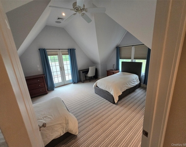 48 Jessup Avenue - Photo Thumbnail 11