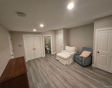 48 Jessup Avenue - Photo Thumbnail 20