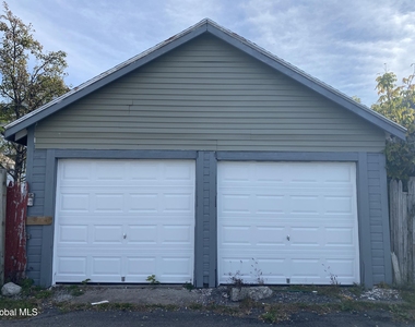 1755 Avenue B - Photo Thumbnail 7