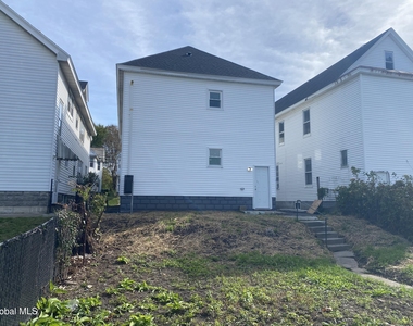 1755 Avenue B - Photo Thumbnail 3