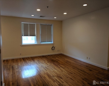 385 George Street - Photo Thumbnail 14