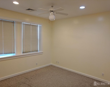 385 George Street - Photo Thumbnail 10