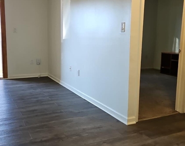 909 Ravens Crest Drive E - Photo Thumbnail 27