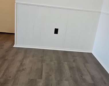 909 Ravens Crest Drive E - Photo Thumbnail 8