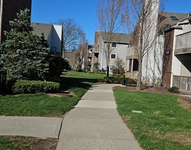 909 Ravens Crest Drive E - Photo Thumbnail 21