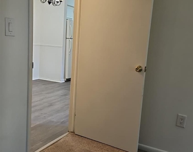 909 Ravens Crest Drive E - Photo Thumbnail 26