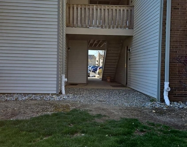 909 Ravens Crest Drive E - Photo Thumbnail 10