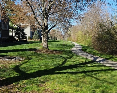 909 Ravens Crest Drive E - Photo Thumbnail 29