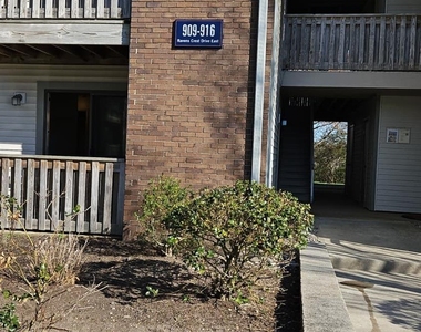 909 Ravens Crest Drive E - Photo Thumbnail 1